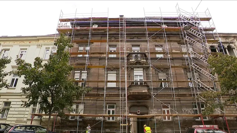 Za&scaron;to za obnovu ne koristimo europski novac? Premijer se pravda, traži produljenje roka, građani ljuti: 'To je sramotno'