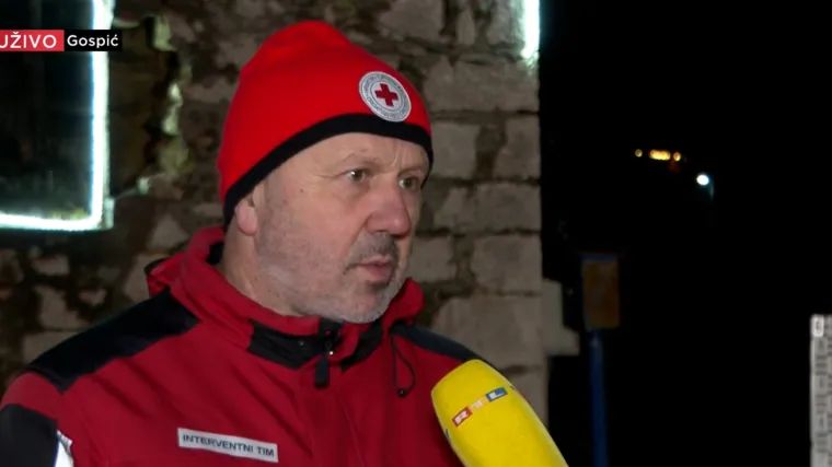 Ekipa Crvenog križa pomaže Ličanima: 'Imamo dovoljan broj isu&scaron;ivača, grijalica. Srećom nisu stradali obiteljski domovi'