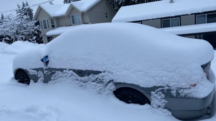 Snježne oluje pogodile SAD: Tisuće bez struje, izdana upozorenja za lavinu, osjet hladnoće do -48°C
