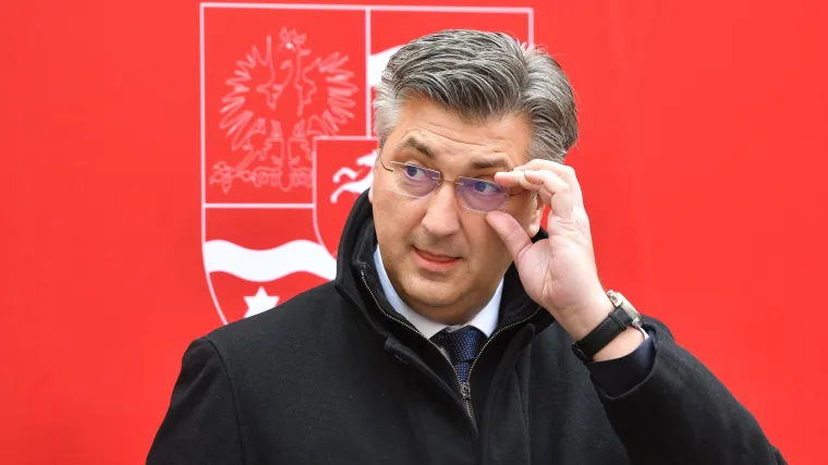 Plenković pogledao najnoviji film pa poručio: Živimo u informacijski drugačijem vremenu, dio aktera lovi u mutnom, profiteri i paraziti