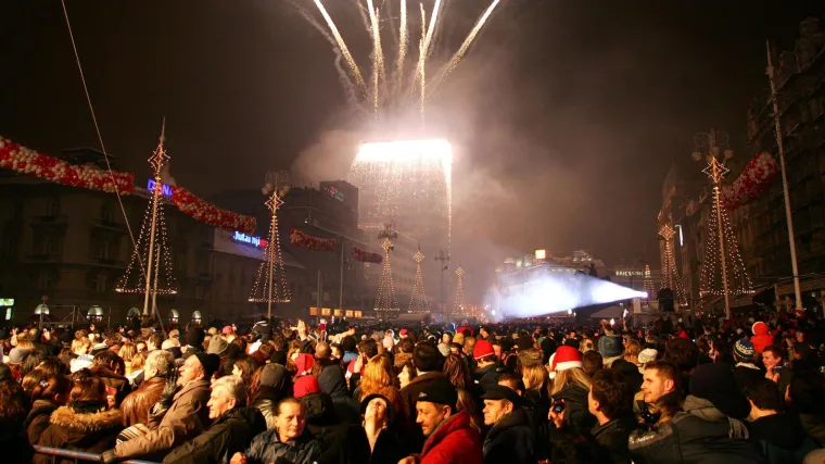 Grad Zagreb organizira doček Nove godine na Trgu bana Jelačića: Za ulazak u ograđeni dio potrebna je COVID potvrda