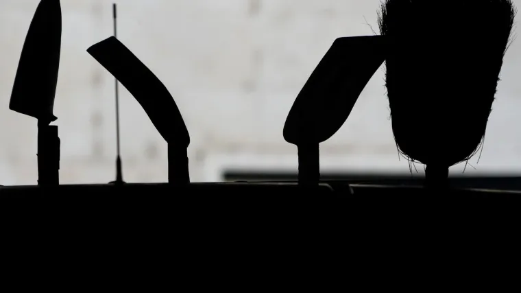 Baka (75) iz Varaždina prijavila da joj je netko provalio u garažu i ukrao lopatu. Policija intenzivno traga za lopovom