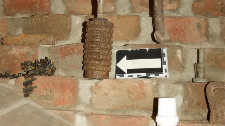 Mu&scaron;karac u kući skrivao čitav arsenal u kojem je bilo i streljivo iz Drugog svjetskog rata, tromblonska i minobacačka mina...