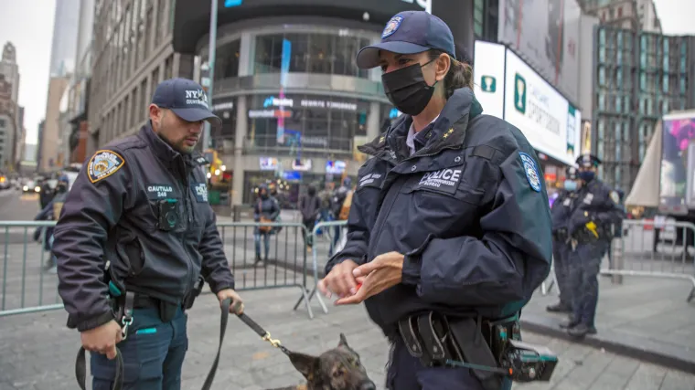 Jedni zatvaraju ceste, drugi ograničavaju okupljanja, a treći pozivaju na druženja: Proslava Nove godine organizirana diljem svijeta