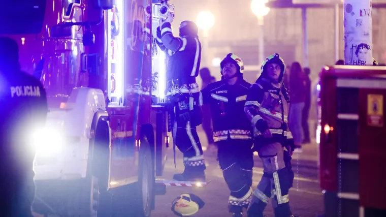 Vatrena večer za splitske vatrogasce: Gasili niz zapaljenih kontejnera, a onda je planula i stara uljara