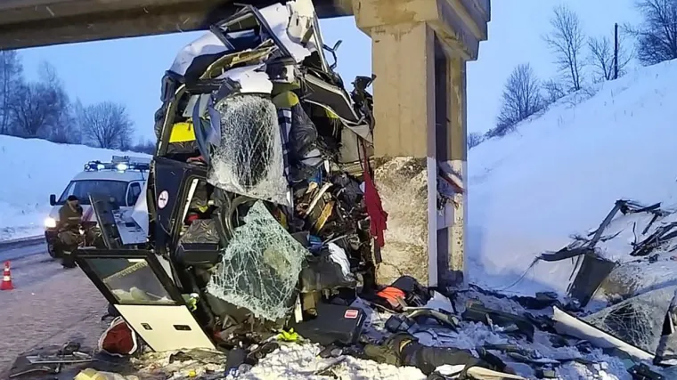 Stravična nesreća &scaron;okirala Rusiju, pet osoba je poginulo, a 21 je ozlijeđena: Autobus izgleda neprepoznatljivo