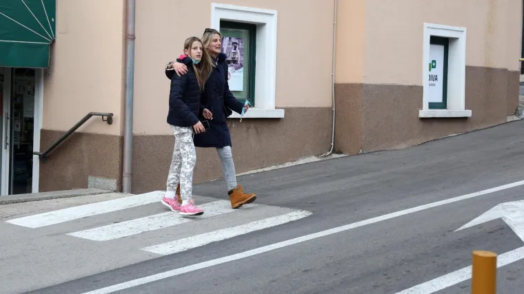 Je li to zebra ili je 'poluzebra'? Kratka povijest prometnog 'polurje&scaron;enja' u &Scaron;ibeniku koje je zabilježio fotoreporter