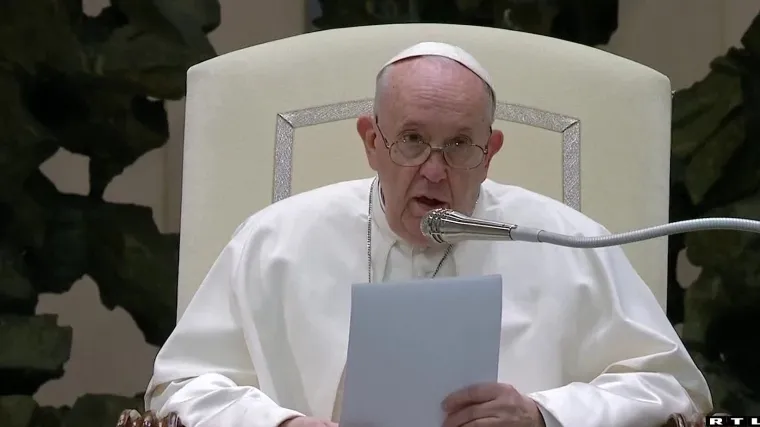 Papa se ranije igrao s janjetom, tigrom, panterom, a sad prigovara: 'Neki parovi ne žele djecu, a imaju dva psa ili mačke'