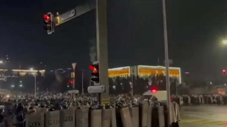 Prosvjedi u Kazahstanu, prosvjednici upali u ured gradonačelnika najvećeg grada: 'To je zločin nakon kojeg slijedi kazna'