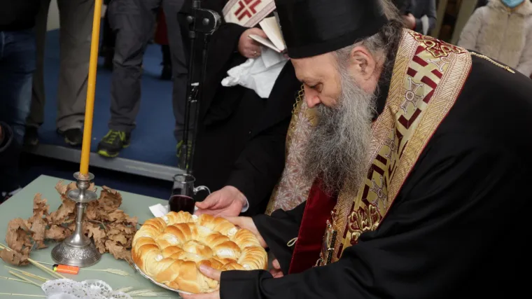U hramu u sredi&scaron;tu Zagreba održava se liturgija povodom pravoslavnog Badnjaka na kojoj je sudjelovao i Porfirije