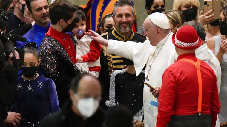 Papa Franjo optužio konzervativce u Crkvi da im je 'vjera zarobljena oklopom i okrenuta prema sebi'