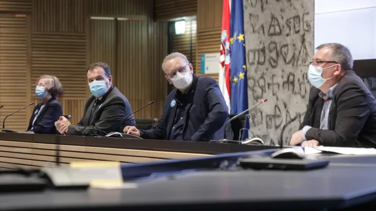 Od ponedjeljka bi se uvele nove mjere. Nema postrožavanja: 'Omikron je te&scaron;ko zaustaviti i s jako restriktivnim mjerama'