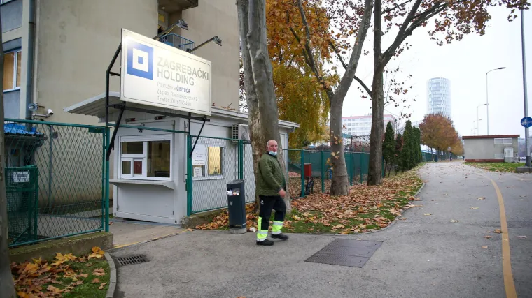 Metlu u ruke braćo i zavrnite rukave! Dijete sam socijalizma i taj me plemeniti sistem naučio da ni&scaron;ta raditi nije sramota