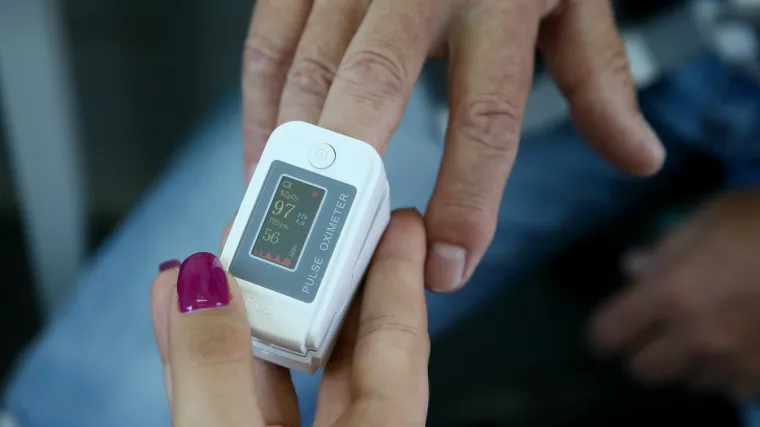 Podjela oksimetara &scaron;iri se i na Rijeku i Zagreb: Nazovete, i kroz pola sata vam je na kućnom pragu