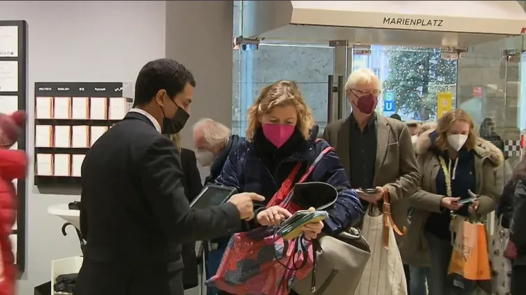 Kaos u svijetu zbog omikrona: Bundestag raspravlja o obaveznom cijepljenju, u Austriji ni u trgovinu bez potvrde&hellip;