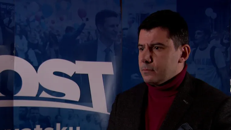 Grmoja o rastu rejtinga: 'Najaktivnija smo oporba, a potpise stalno netko čuva. Za mene korona nije opasna'