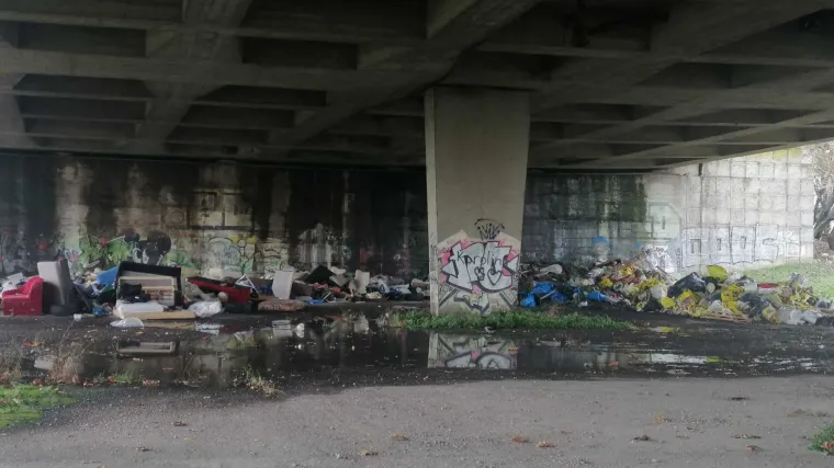 Ispod Mosta mladosti u Zagrebu gomilao se otpad: Iz Čistoće za RTL poručili da će sve počistiti do kraja dana