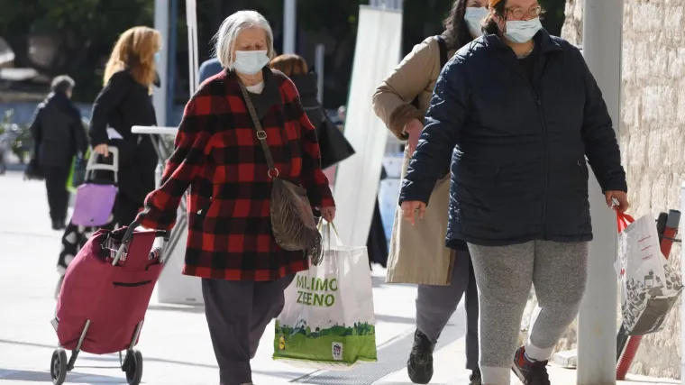 Na snagu stupaju nove mjere stožera: S maskom i u crkvu, kino, kazali&scaron;te, poo&scaron;travaju se kontrole, ograničavaju okupljanja