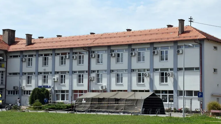 Pijana napala liječnicu i za&scaron;titarku, razljutilo je &scaron;to nije bilo zubarice: 'Bilo je mučno to gledati'