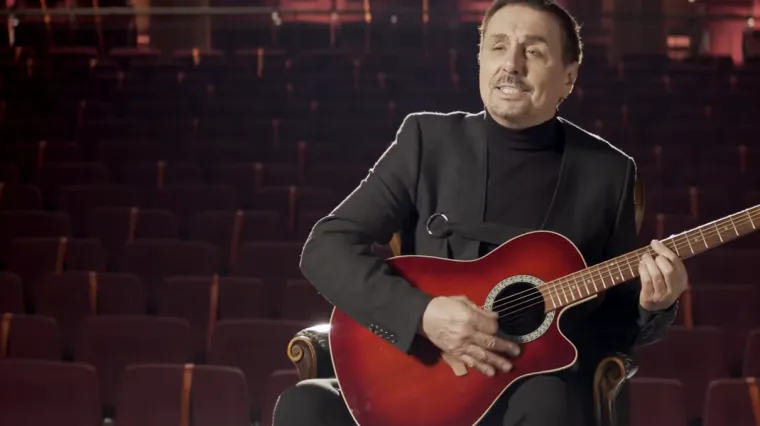 Ludilo se nastavlja: Severinin bivši svekar napisao pjesmu za Đokovića: 'Otac mi je Bog...'