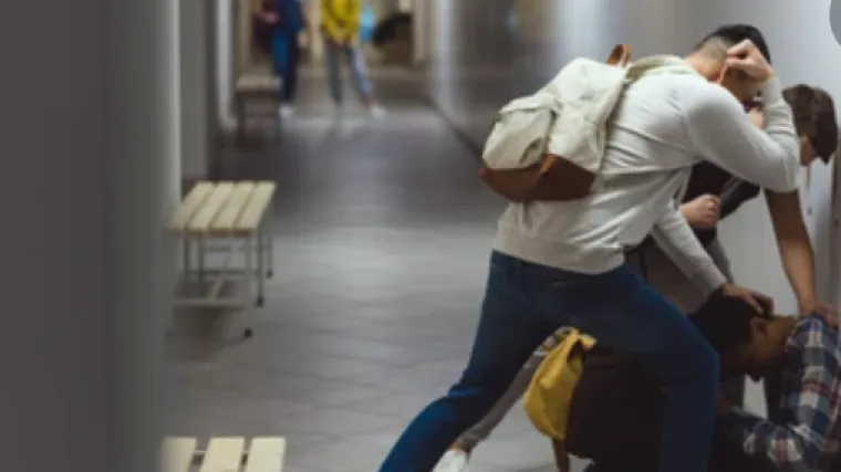 Incident ispred &scaron;kole u Vinkovcima: Glavom udario &scaron;kolskog kolegu, poku&scaron;ao ga napasti metalnom palicom