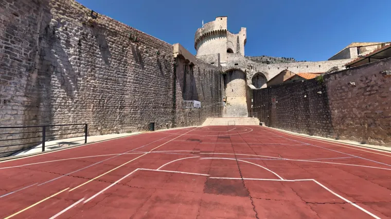 Ko&scaron;arka&scaron;ki teren u starim zidinama Dubrovnika najbolje dizajniran na svijetu, ocijenio svjetski magazin za arhitekturu