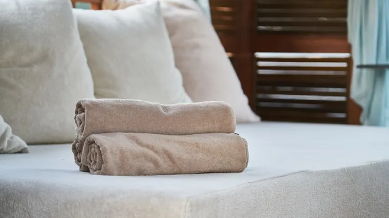 Kako popraviti krevet koji &scaron;kripi?