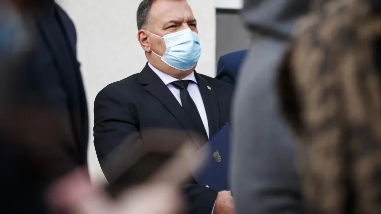 Probili smo prag od 13 tisuća mrtvih od korone. Bero&scaron;: 'Žalosti &scaron;to je od usporavanja cijepljenja umrlo 5000 sugrađana'