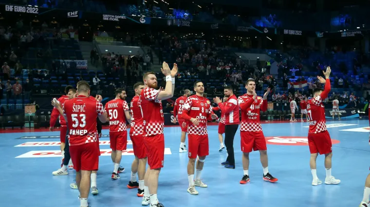 Reakcija srpskih medija nakon derbija: 'Orlovi nemoćni, Hrvati prejaki!'