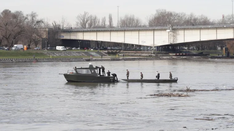 Ronilac o potrazi za nestalim Matejem u Beogradu: 'Ne znamo gdje je u&scaron;ao i je li uopće u&scaron;ao u vodu. Vidljivost je mala...'
