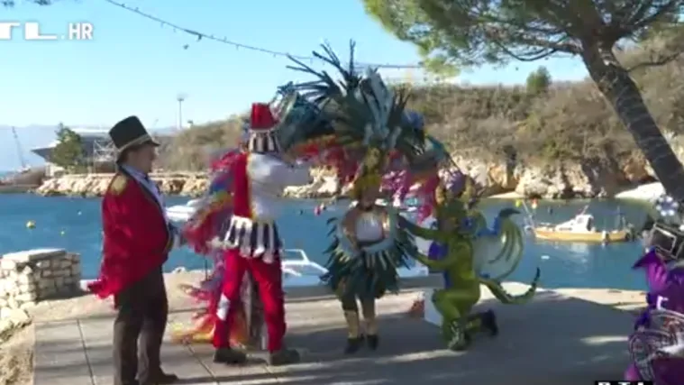 Kostrenjani su usprkos koroni i službenom otkazivanju riječke povorke odlučili obilježiti doba maškara