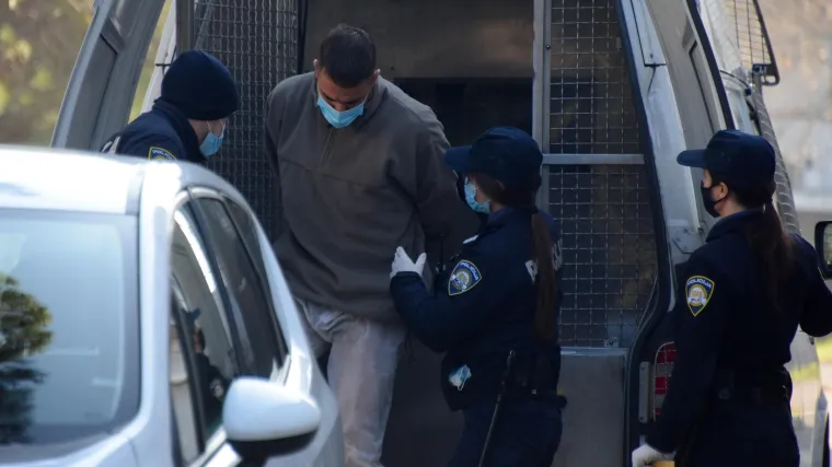 Sam se prijavio policiji da je svoje mamu i tatu ubio vatrenim oružjem, sud u Puli mu odredio mjesec dana istražnog zatvora