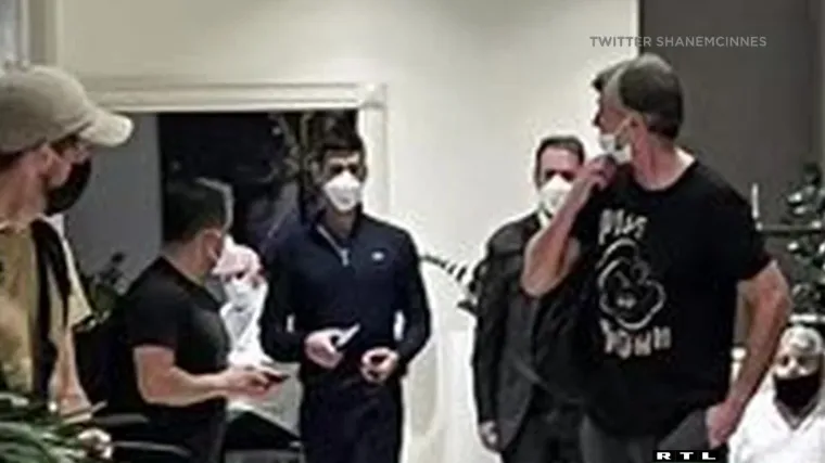 Đokovića na let za Dubai ispratili policija i Ivani&scaron;ević. 3 godine ne smije nazad, mora platiti pola milijuna dolara