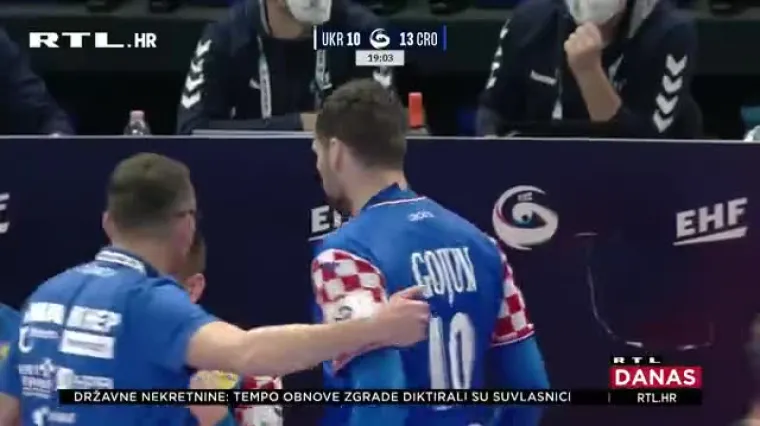 Mama Tina Lučina za RTL: 'Prvo je krenuo na nogomet, odustao pa krenuo na mini rukomet, ali je paralelno trenirao i tenis...'