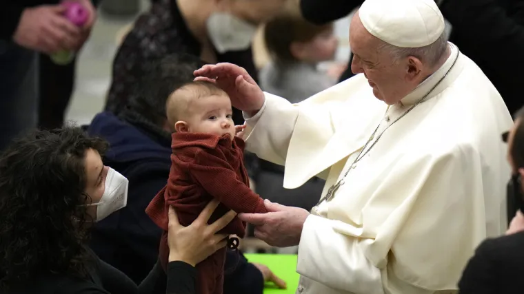 Koronom se zarazili drugi čovjek Vatikana i njegov zamjenik, ljudi s kojima se papa Franjo često susreće