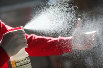 Zagrebačkom odvjetniku prijeti brutalna kazna jer ne želi koristiti dezinficijens