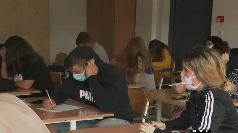 Koronapozitivnih u RH 9424 učenika, jo&scaron; 7300 u samoizolaciji, ministarstvo ne zatvara &scaron;kole, ali lokalne vlasti moraju