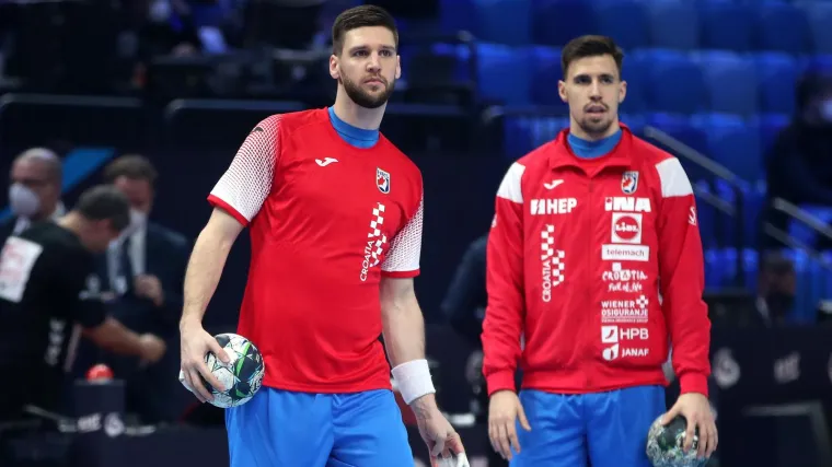 Pogledajte kakve su posebne crne majice s bitnim hrvatskim detaljem nosili Ukrajinci u Mađarskoj