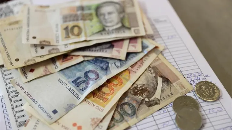 Policija traga za 'vidovnjakom' koji je tražio da mu se nakit i novac dostave u - čarapama. 'Lažnog policajca' su uhvatili