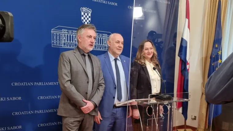 Komunikacijska stručnjakinja neimpresionirana &Scaron;korinim Klubom i 'kapetanima broda': 'Mislim da se radi o želji da se ne utope'