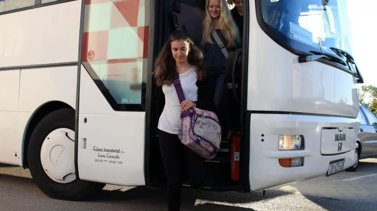 &Scaron;kolarci oti&scaron;li na online nastavu, prijevoznici nisu sigurni da će dočekati povratak u klupe: 'I gorivo je poskupjelo'