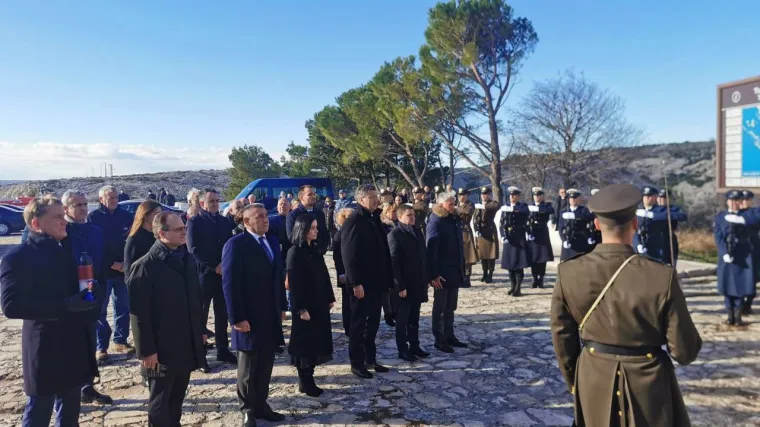 Premijer u posjetu Zadarskoj županiji. Susreo se s Gotovinom koji je prokomentirao demografsku sliku: 'Na mladima je da rade'