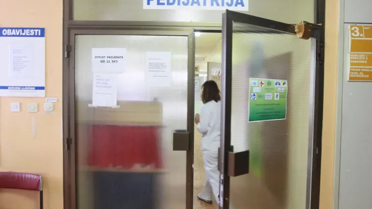 Te&scaron;ke kliničke slike zbog korone moguće su i kod djece: Najvi&scaron;e je hospitalizirano onih u prvoj godini života