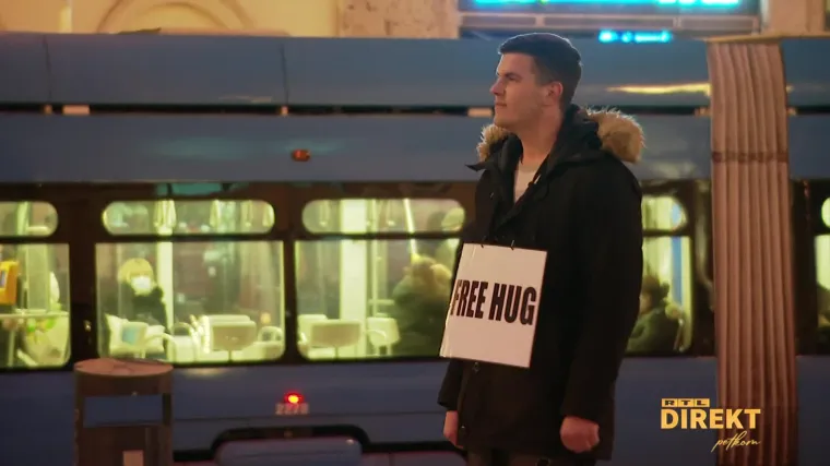 Jesu li se ljudi u pandemiji potpuno odviknuli od zagrljaja? Direkt je napravio eksperiment u centru Zagreba, pogledajte kako je pro&scaron;ao