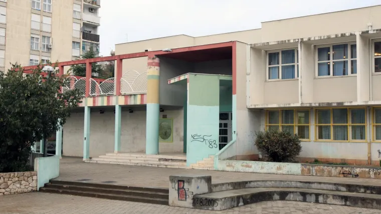 Učitelj iz &Scaron;ibenika dobio otkaz jer nije prilagao COVID potvrdu: 'Nisam antivakser, osjećam se prevareno'