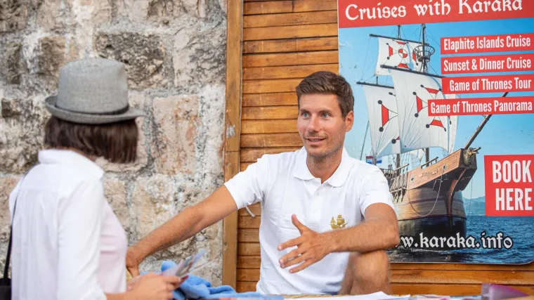 Blogerica za koju Pernar jedri &scaron;okirana pažnjom javnosti: 'On je neka vrsta hrvatskog Trumpa, paparazzi su sve uni&scaron;tili'