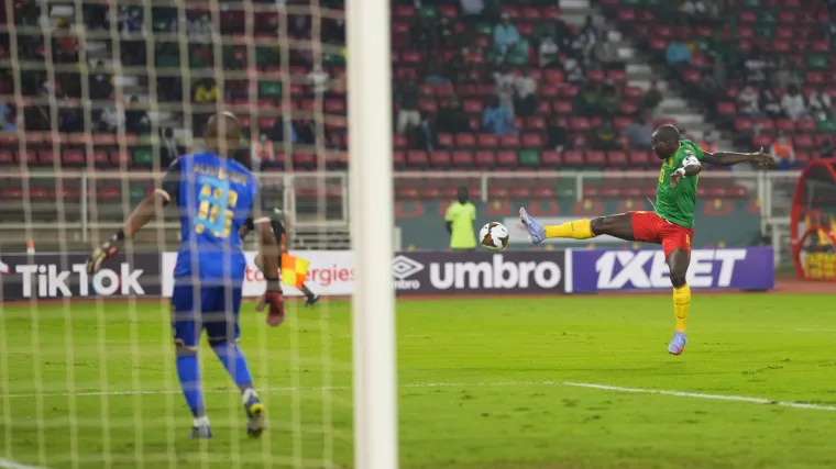 Stigli do najveće utakmice u povijesti zemlje, a dalje morali bez golmana: S lijevim bekom na vratima i igračem manje mučili favorite