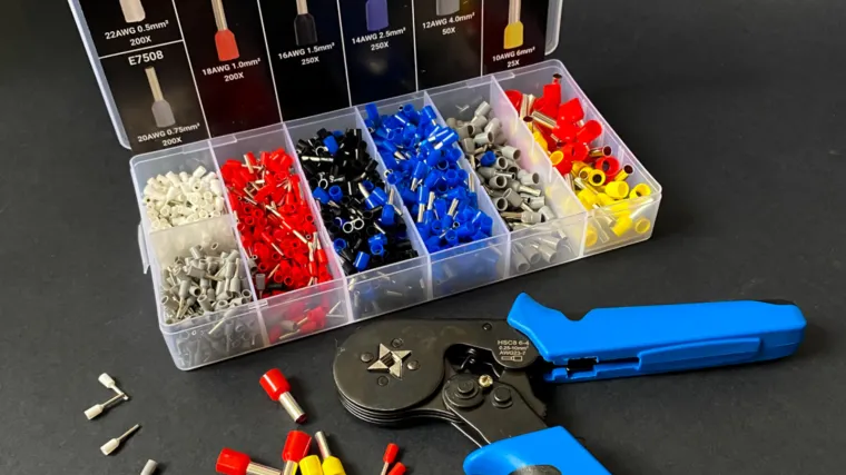 Set klije&scaron;ta za krimpanje s 1200 kabelskih zavr&scaron;etaka