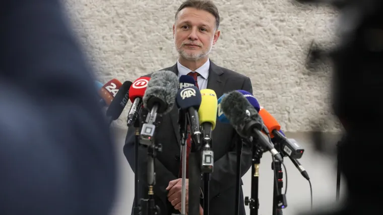 Jandroković se raspitivao o slučaju poznanika koji koristi državni stan, ali tvrdi da ni za koga nije lobirao