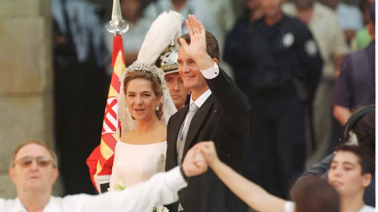 Nakon što im je oduzeta titula, osramoćeni princ i princeza rastaju se zbog paparazzi fotografije